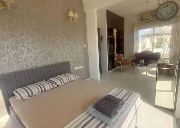 1 Bedroom Lux * ラルナカ